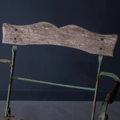 Closeup of front of seatback, vintage 1940 Belgian garden chair